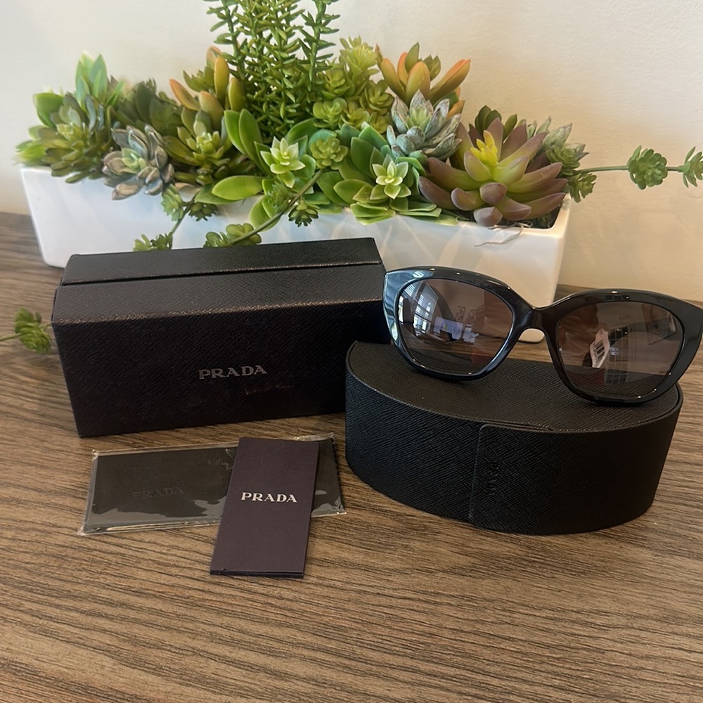 NWT Prada 56MM Cat Eye Sunglasses w/ Case & Cleaning Cloth